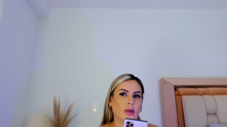 Hanna_Blondee's Streamate show and profile