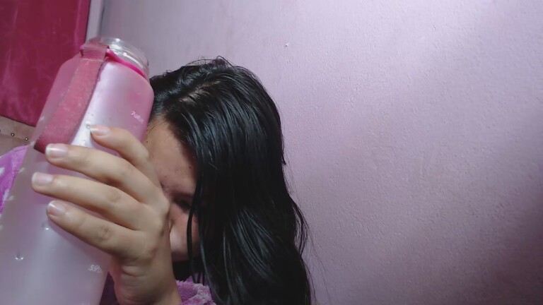 ninakisslove's Streamate show and profile