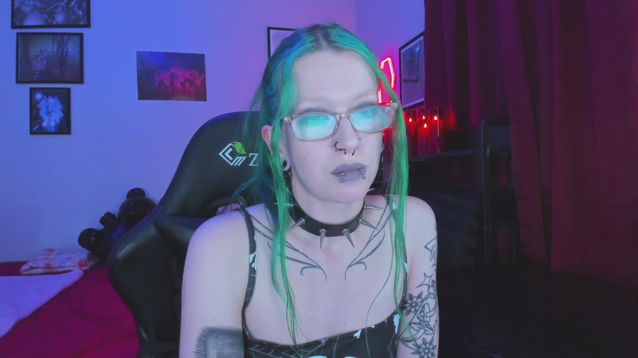 NikkiVill