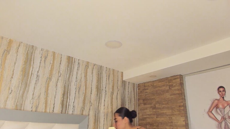 Sara_Hanniston's Streamate show and profile