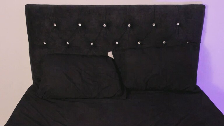 BellaTunder's Streamate show and profile