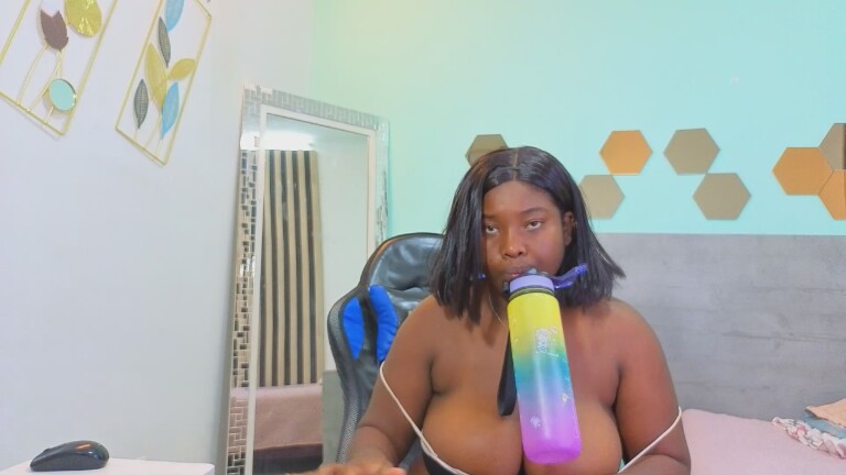 DanielaaGil's Streamate show and profile