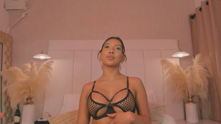 NikoJhon's Streamate show and profile