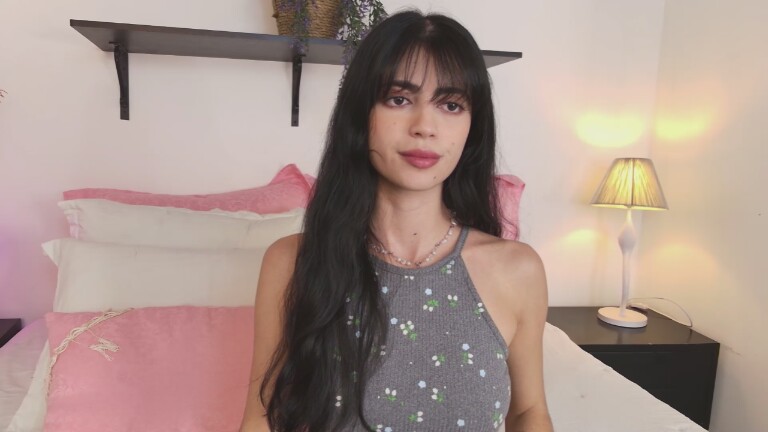 SaraFernandez's Streamate show and profile