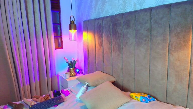 Karoline_606's Streamate show and profile