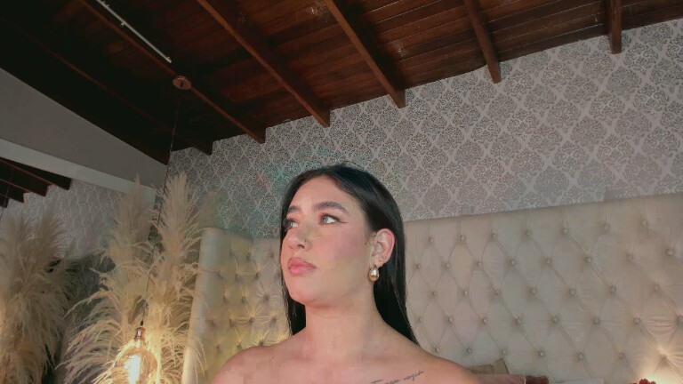 Dannah_Gomez's Streamate show and profile