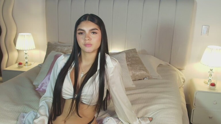 SamiLewis's Streamate show and profile