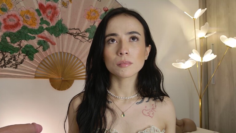 SweetSara33's Streamate show and profile