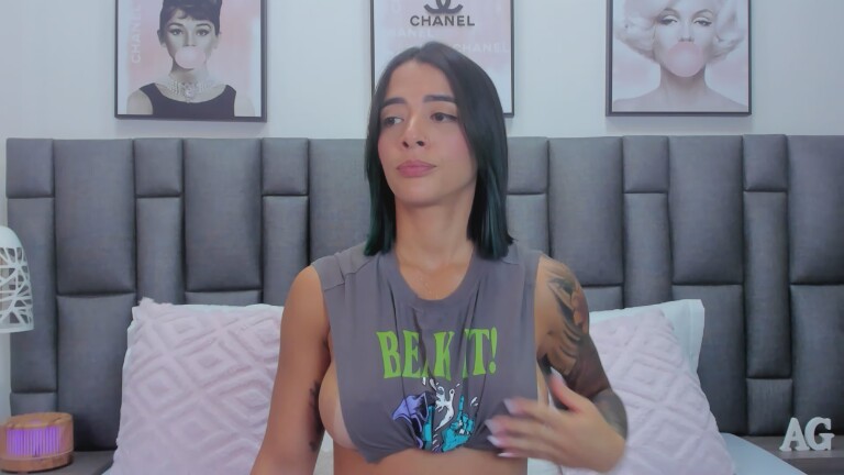 AmberrGreey's Streamate show and profile