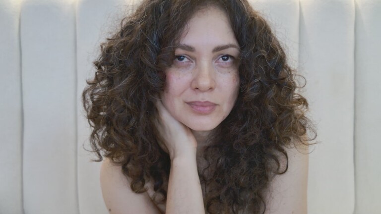 juliiabadleer's Streamate show and profile