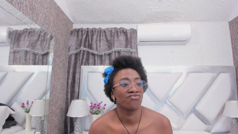 SelenaDavv's Streamate show and profile