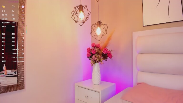 RenataVale's Streamate show and profile