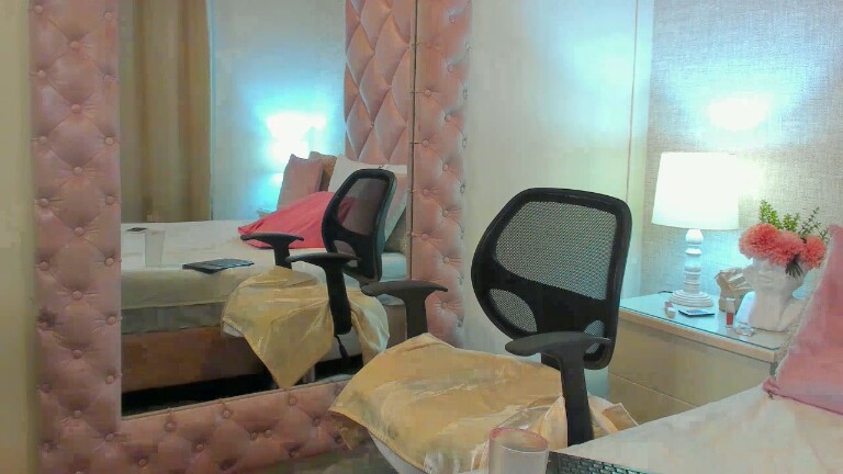 Samantha_Roux's Streamate show and profile