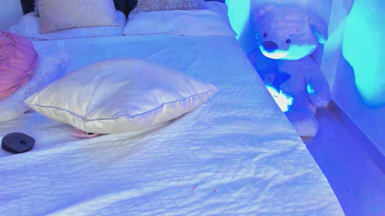 ShanyHazen's Streamate show and profile