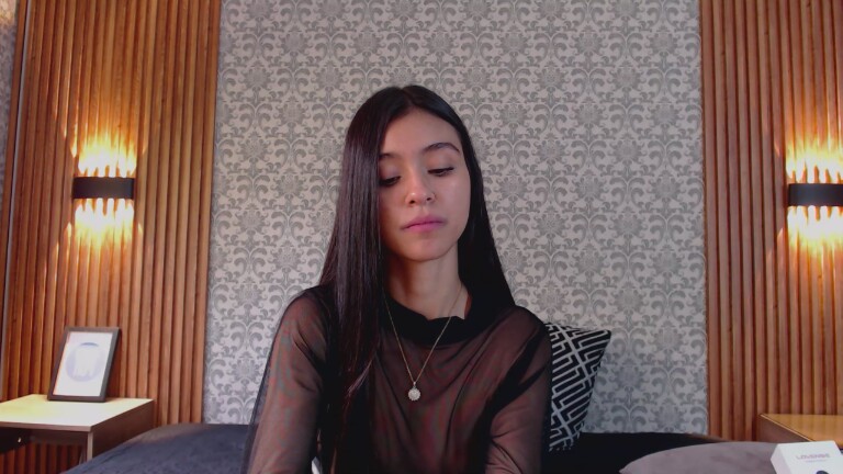 Charlotte_18's Streamate show and profile