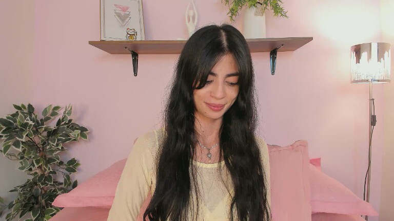 SaraFernandez's Streamate show and profile