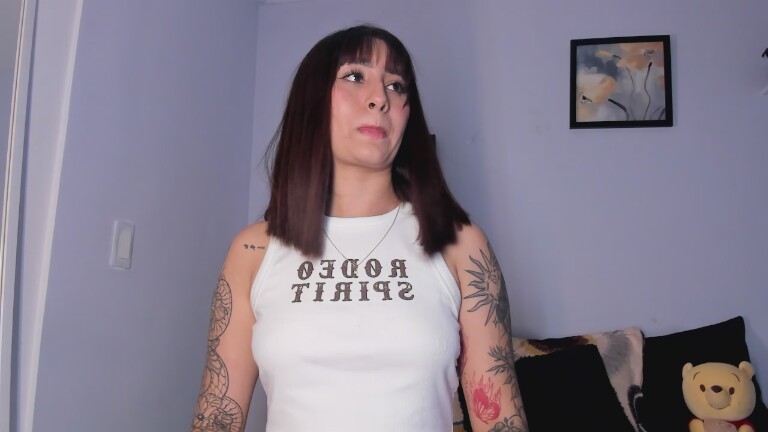 RoseHoldenn's Streamate show and profile