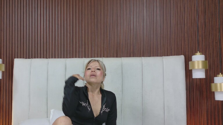 Eva_Rios's Streamate show and profile