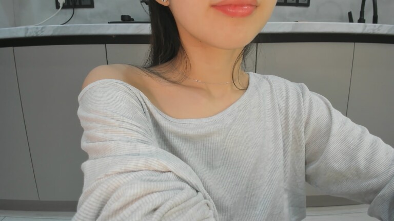 Mia_meow19's Streamate show and profile