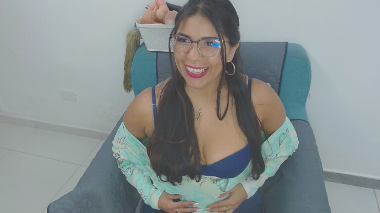 LunaDumont's Streamate show and profile