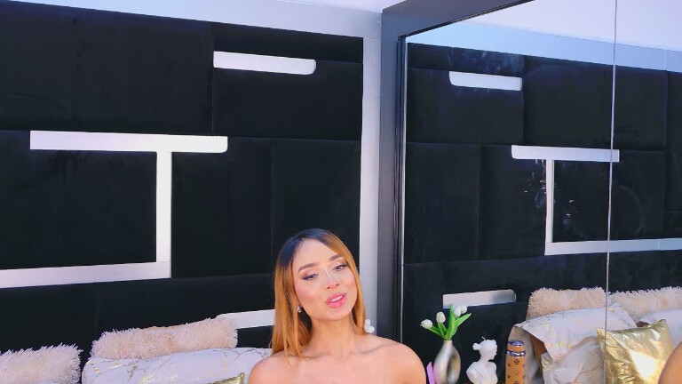 AlanaFerrara's Streamate show and profile