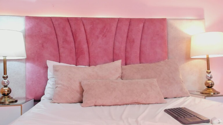 EmmaWeest's Streamate show and profile