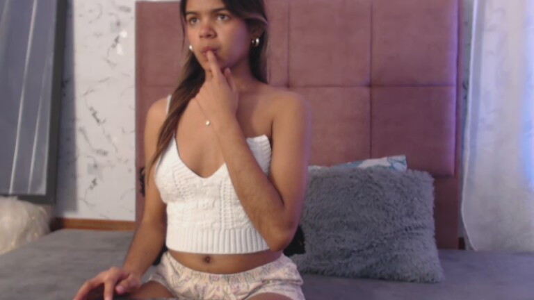 Daniela_Lunax's Streamate show and profile