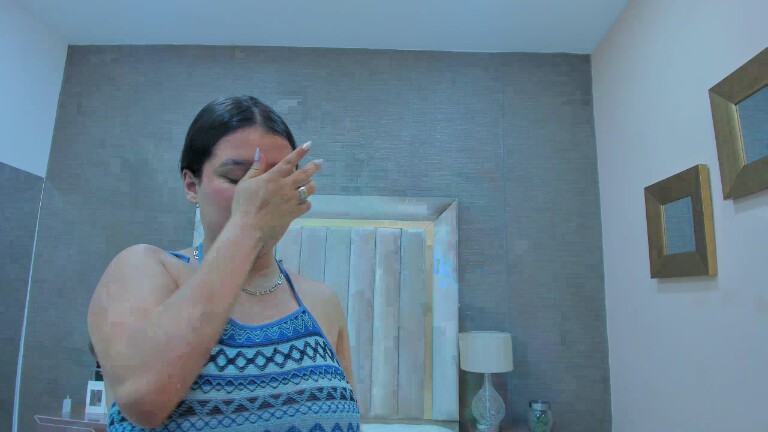 EmiRoseth's Streamate show and profile