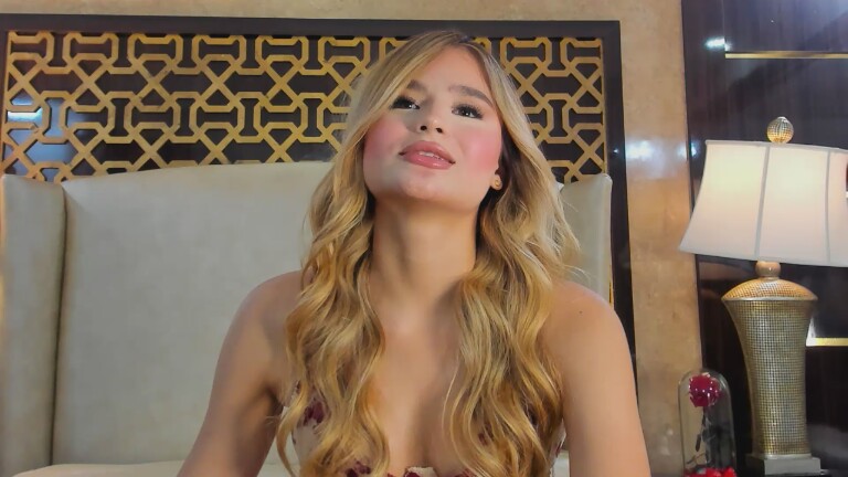 DulceHall's Streamate show and profile