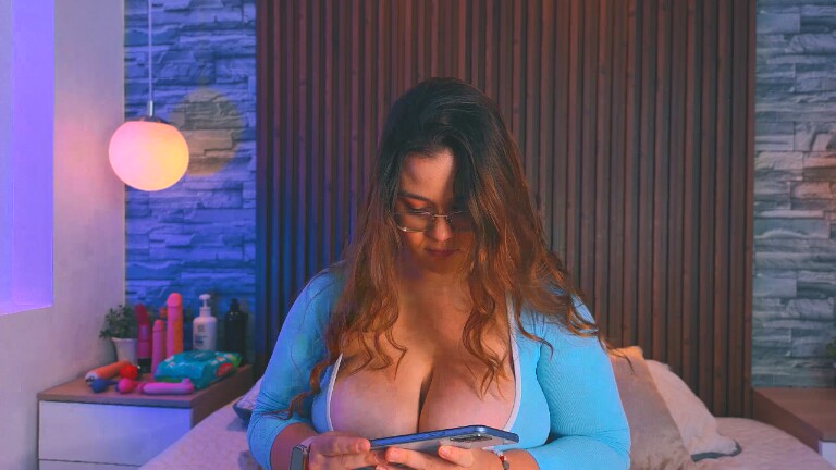 zoe_boobsx's Streamate show and profile