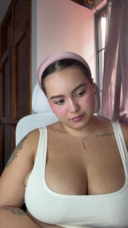 Evelin_Lombardi's Streamate show and profile