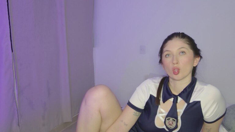 EmmaShaykk's Streamate show and profile