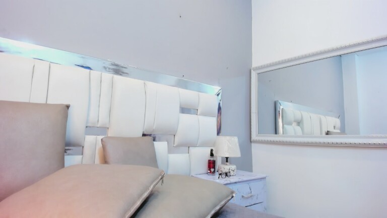 EvaJohhnss's Streamate show and profile