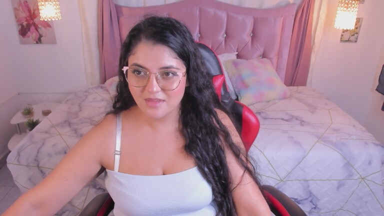 AlaraRose's Streamate show and profile