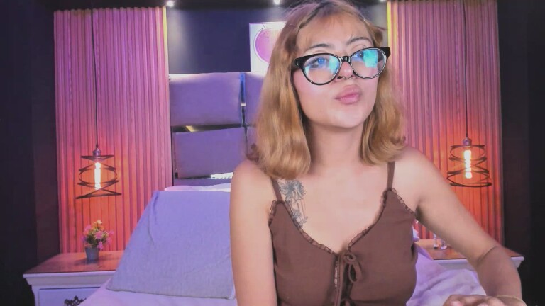 Alana_WaIker's Streamate show and profile