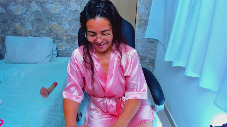 MatureePure's Streamate show and profile