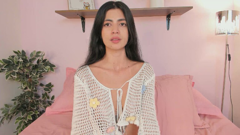 SaraFernandez's Streamate show and profile