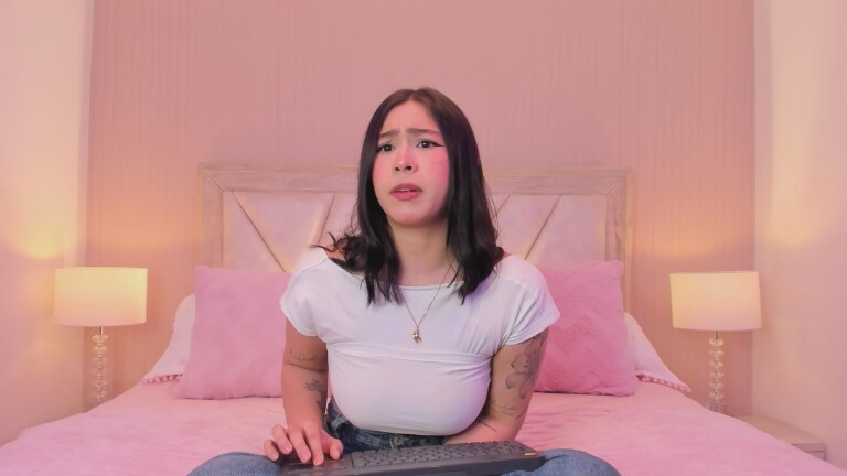 SophiaColinns's Streamate show and profile