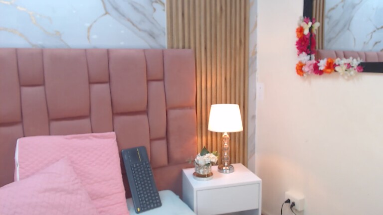 Evaverse's Streamate show and profile