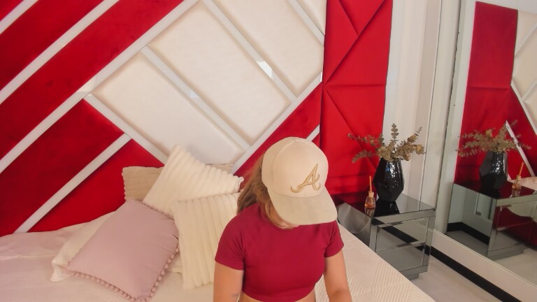 AlejandraDamac's Streamate show and profile