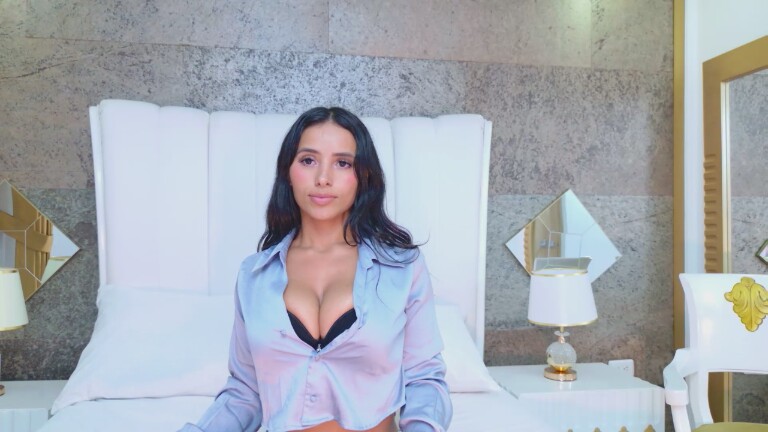 NicolSantos's Streamate show and profile