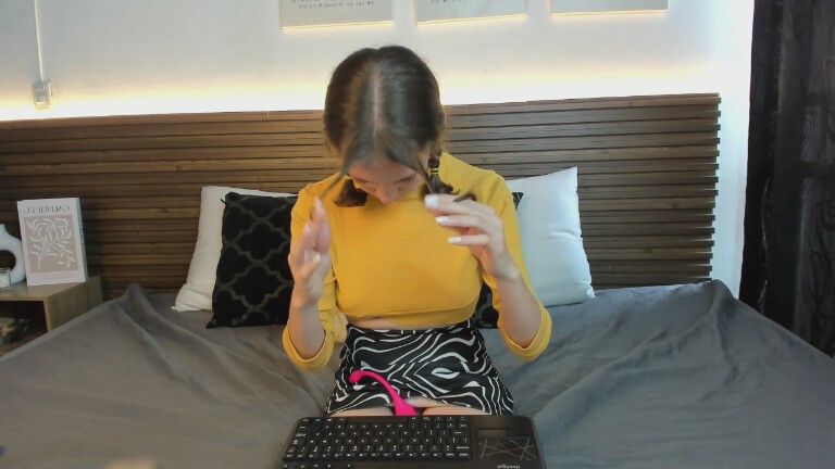 Sun_20's Streamate show and profile