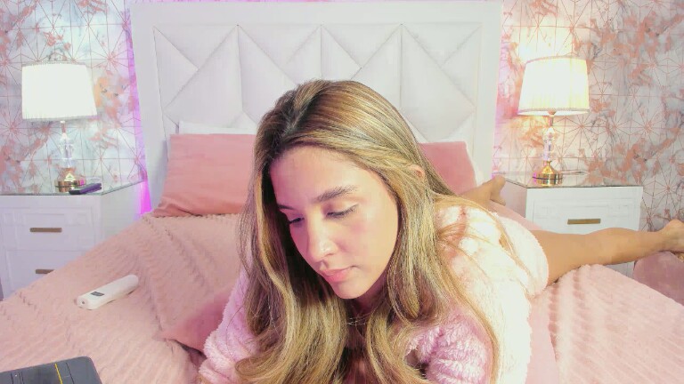 AriannaDuque's Streamate show and profile