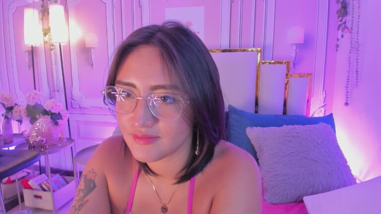 NaraSuarez's Streamate show and profile